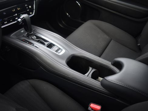 Used 2018 Honda HR-V EX image 13