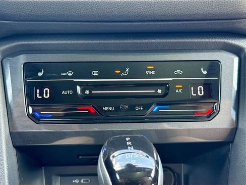 Used 2024 Volkswagen Tiguan SE R-Line FWD image 33