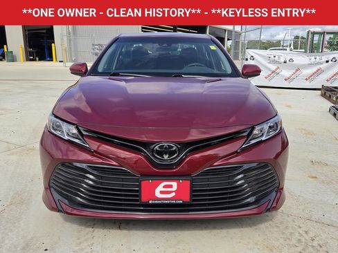 Used 2018 Toyota Camry LE FWD image 2