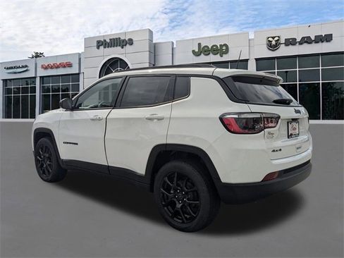 New 2026 Jeep Compass Latitude image 6