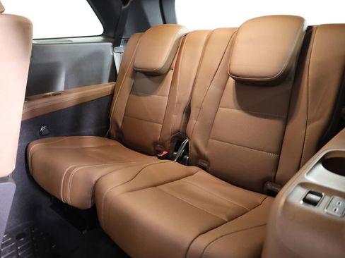 Used 2025 Mercedes-Benz GLS 450 4MATIC image 56