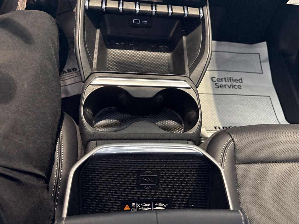 New 2027 GMC Terrain Elevation w/ Elevation Premium Package AWD/4WD image 29
