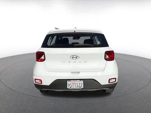 Used 2025 Hyundai Venue SEL image 12