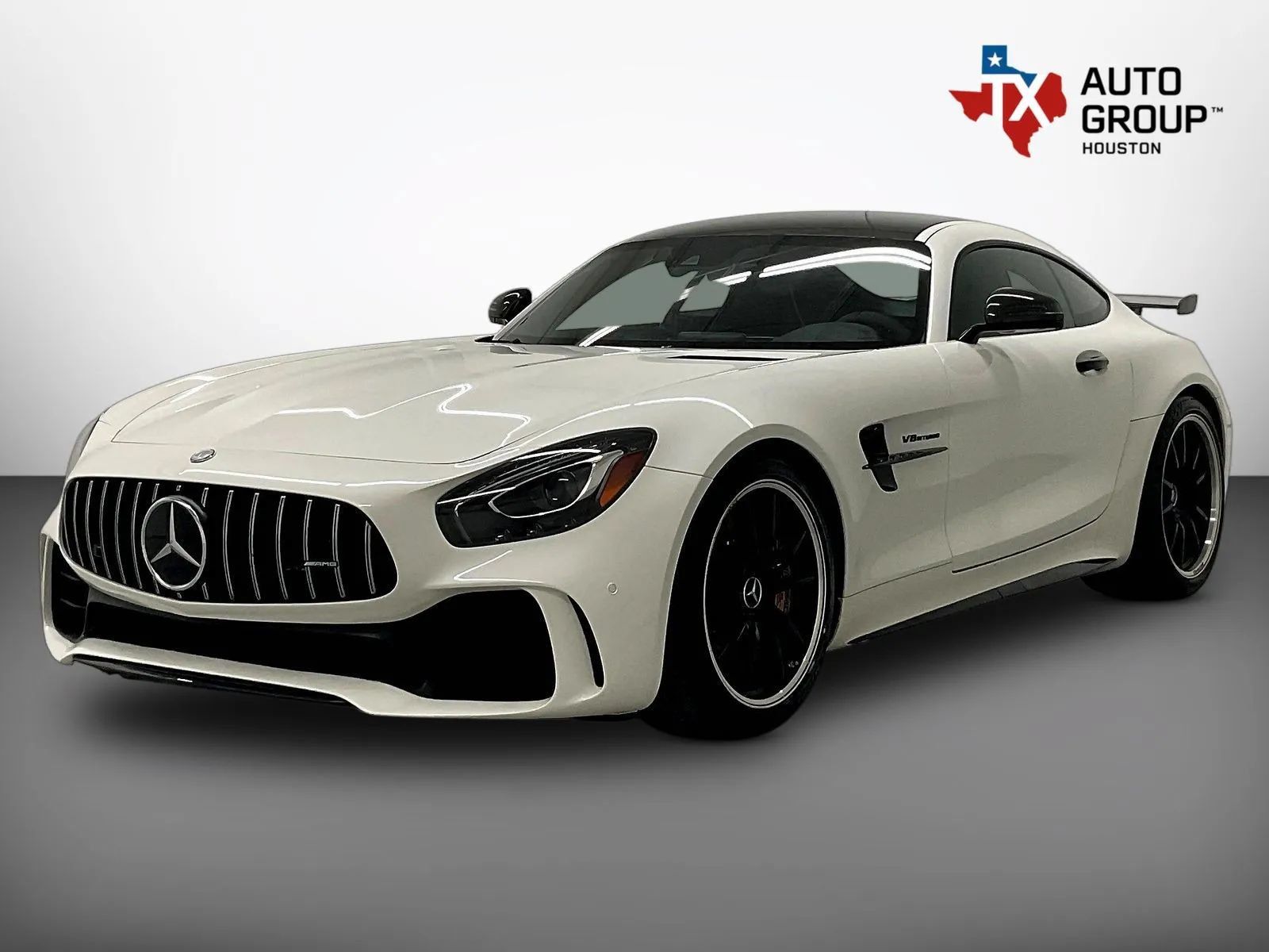 Used 2018 Mercedes-Benz AMG GT R image 4