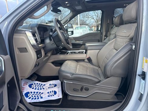 Used 2025 Ford F350 Platinum w/ Platinum Plus Package image 31