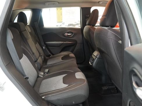 Used 2015 Jeep Cherokee Sport w/ Sport Appearance Group FWD image 30