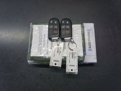 Used 2020 Jeep Grand Cherokee Altitude image 18