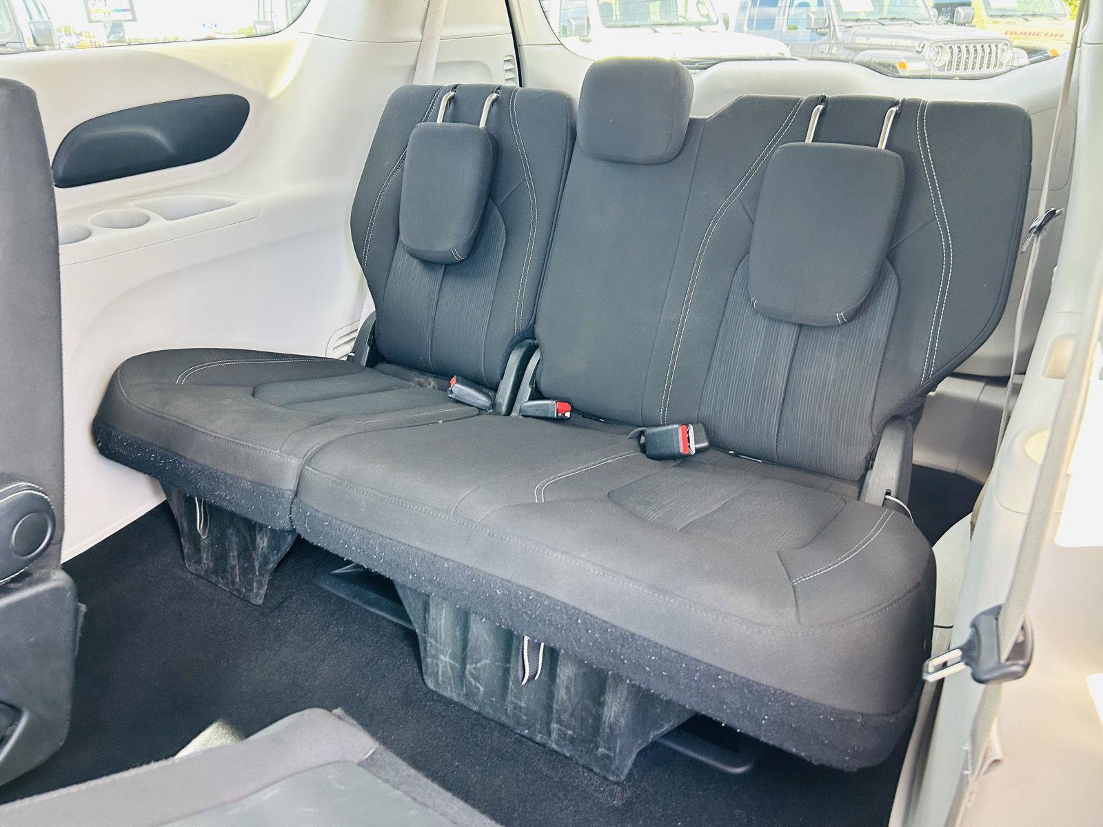Used 2023 Chrysler Voyager LX FWD image 24