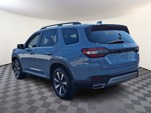 Used 2023 Honda Pilot Touring image 5