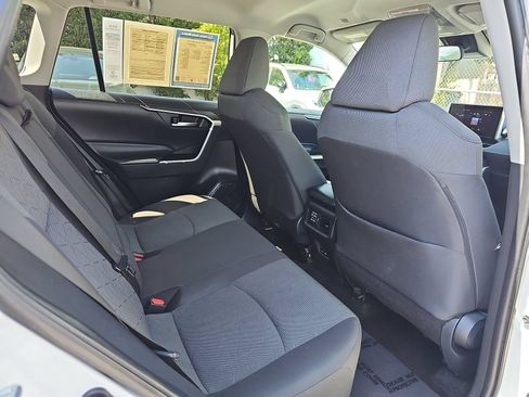 Used 2023 Toyota RAV4 XLE AWD/4WD image 11