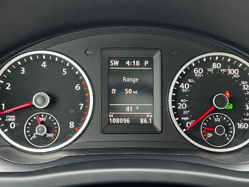 Used 2017 Volkswagen Tiguan Sport image 15