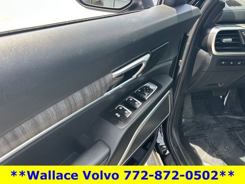 Used 2023 Kia Telluride EX FWD image 19