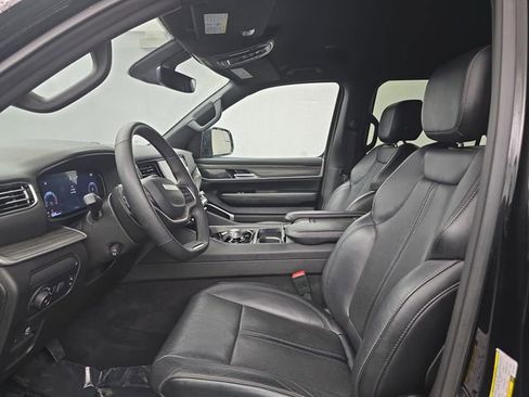 Used 2024 Jeep Wagoneer L Series II w/ Flexible Seating Group image 22