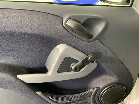 Used 2015 smart fortwo pure RWD image 14