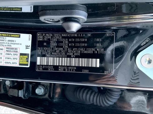 Used 2024 Toyota Corolla Cross XLE FWD image 31