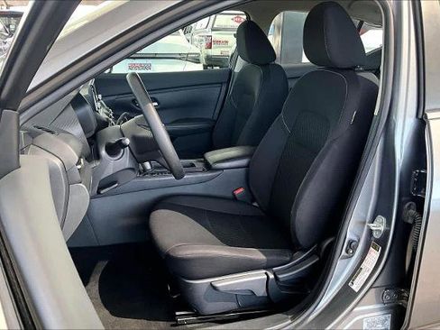 Certified 2022 Nissan Sentra S image 8