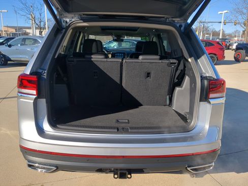 New 2025 Volkswagen Atlas SE image 12