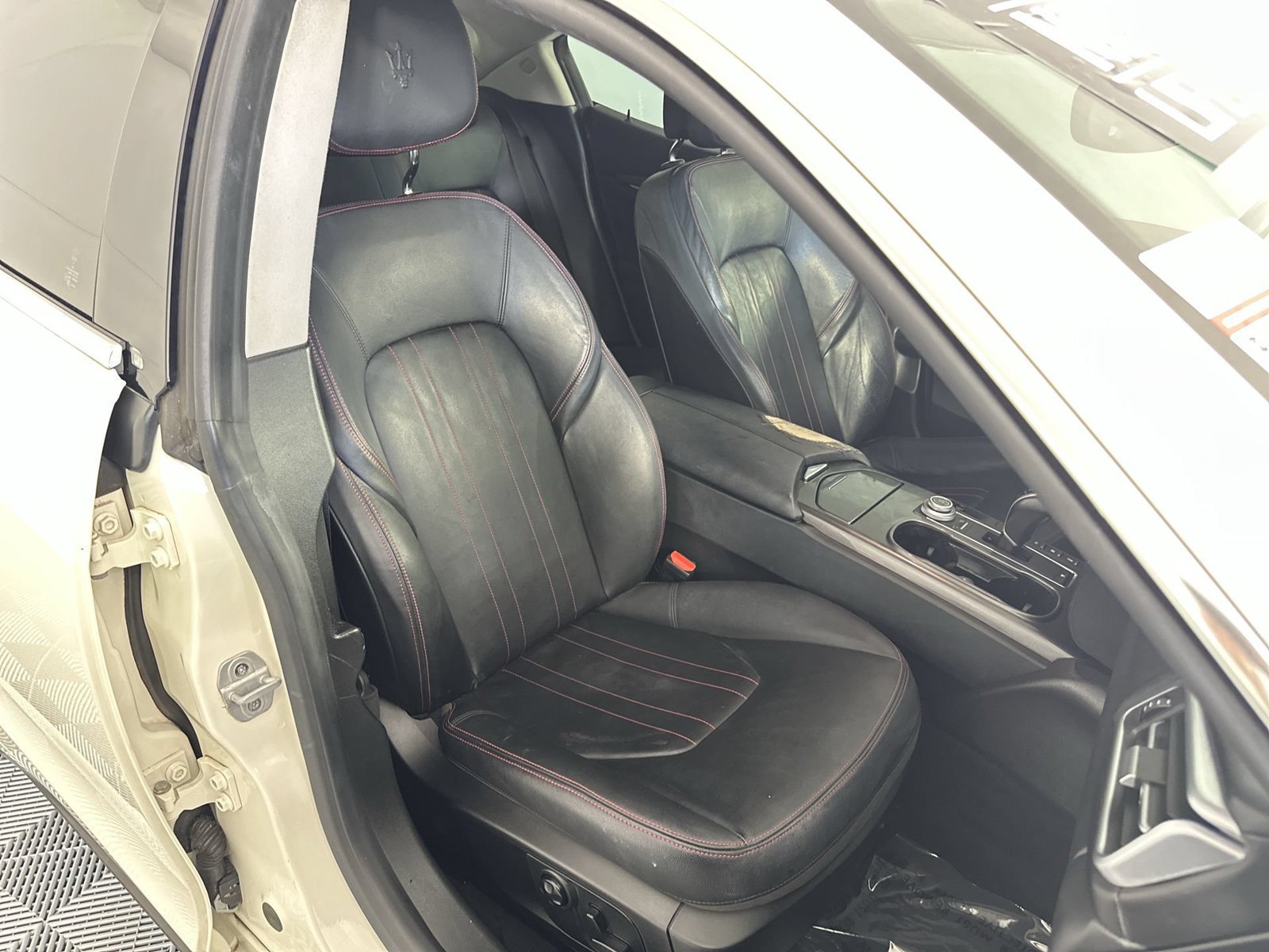 Used 2018 Maserati Ghibli RWD image 11