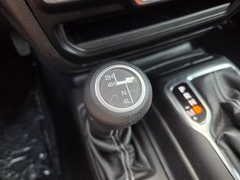 Used 2022 Jeep Wrangler Unlimited Sahara AWD/4WD image 24