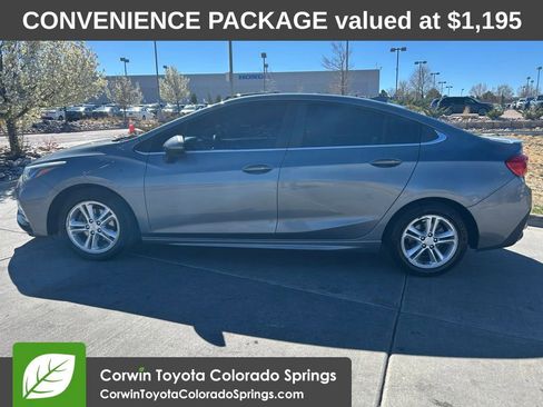 Used 2018 Chevrolet Cruze LT w/ Convenience Package image 4