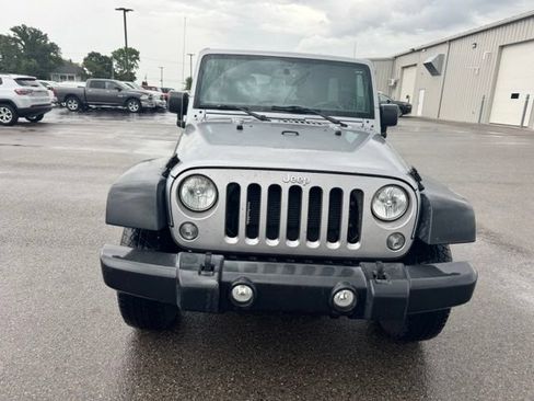 Used 2017 Jeep Wrangler Unlimited Sport w/ Quick Order Package 24S AWD/4WD image 2