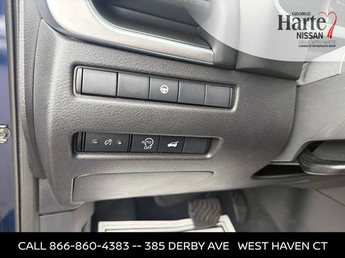 Certified 2025 Nissan Rogue SV AWD/4WD image 16