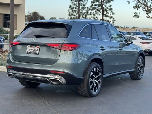Used 2025 Mercedes-Benz GLC 350e 4MATIC image 11