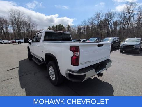 Used 2022 Chevrolet Silverado 2500 LT w/ Convenience Package image 3