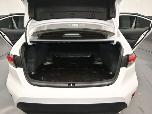 Used 2025 Toyota Corolla LE image 13