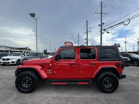 Used 2018 Jeep Wrangler Unlimited Sahara AWD/4WD image 4