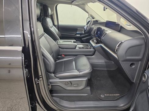 Used 2025 Ford Expedition Max Platinum AWD/4WD image 14