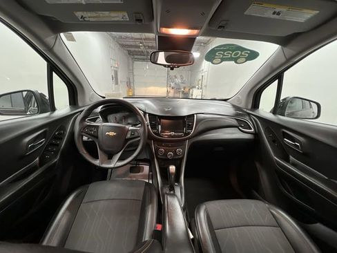 Used 2022 Chevrolet Trax LT AWD/4WD image 18