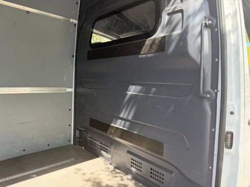Used 2024 Mercedes-Benz Sprinter 2500 image 5