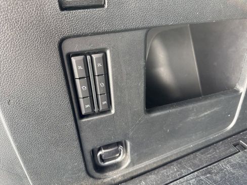 Used 2021 Ford Expedition XLT image 12