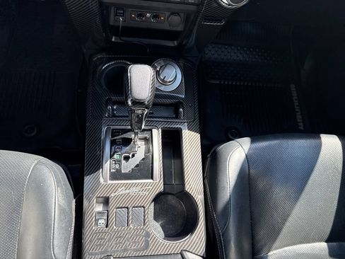 Used 2017 Toyota 4Runner Limited AWD/4WD image 19