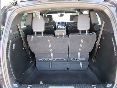 Used 2025 Chrysler Pacifica Select FWD image 36
