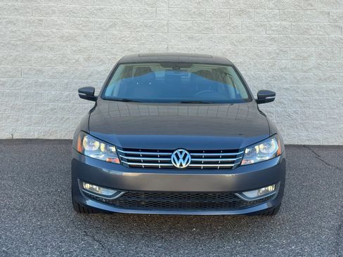 Used 2013 Volkswagen Passat TDI SEL Premium image 2