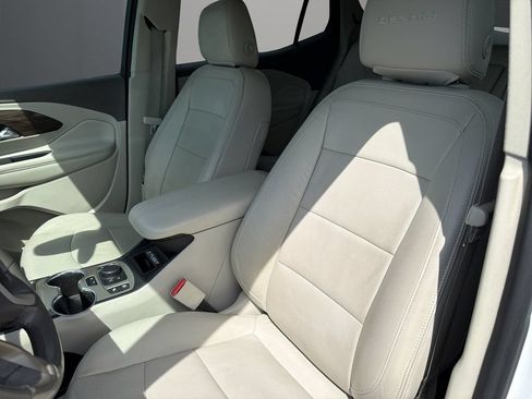 Used 2020 GMC Terrain Denali w/ Denali Premium Package FWD image 14