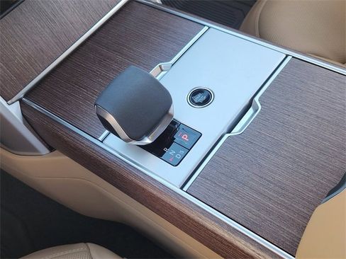 New 2026 Land Rover Range Rover SE image 15