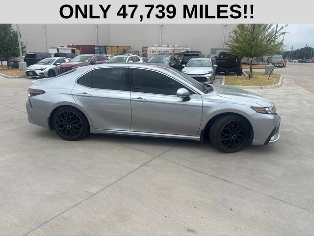 Used 2024 Toyota Camry XSE FWD image 2