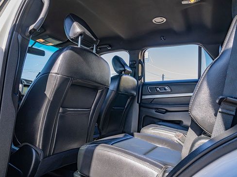Used 2018 Ford Explorer XLT w/ Equipment Group 202A image 18