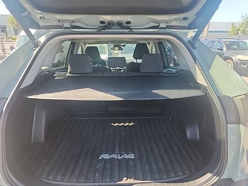 Used 2021 Toyota RAV4 XLE w/ Convenience Package AWD/4WD image 18