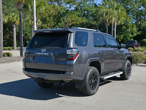 Used 2023 Toyota 4Runner SR5 Premium image 3