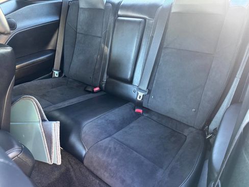 Used 2015 Dodge Challenger R/T Scat Pack w/ Leather Interior Group RWD image 19