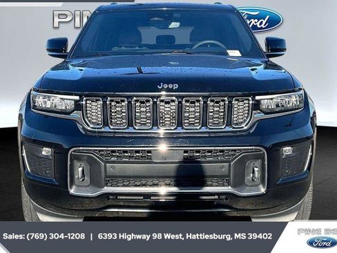 Used 2023 Jeep Grand Cherokee Overland image 4