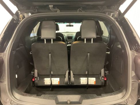 Used 2016 Ford Explorer XLT w/ Equipment Group 202A AWD/4WD image 16