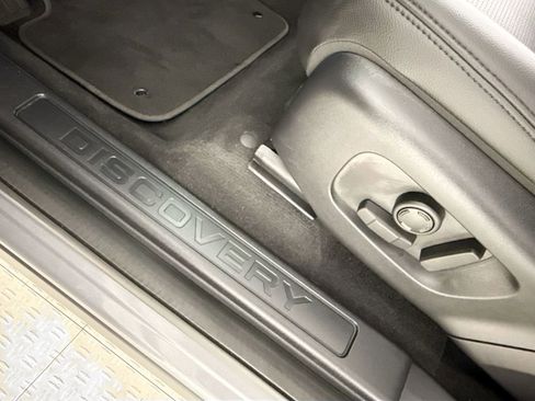 Used 2025 Land Rover Discovery Sport S image 18