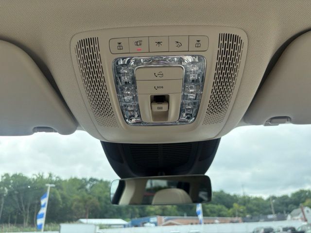 Used 2024 Mercedes-Benz GLS 450 4MATIC image 18