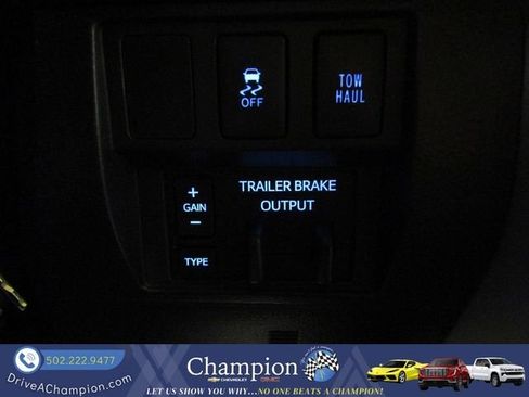 Used 2016 Toyota Tundra SR5 w/ SR5 Upgrade Package AWD/4WD image 33