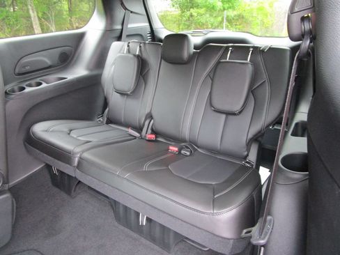 New 2027 Chrysler Pacifica Select w/ Family Tech Group FWD image 16